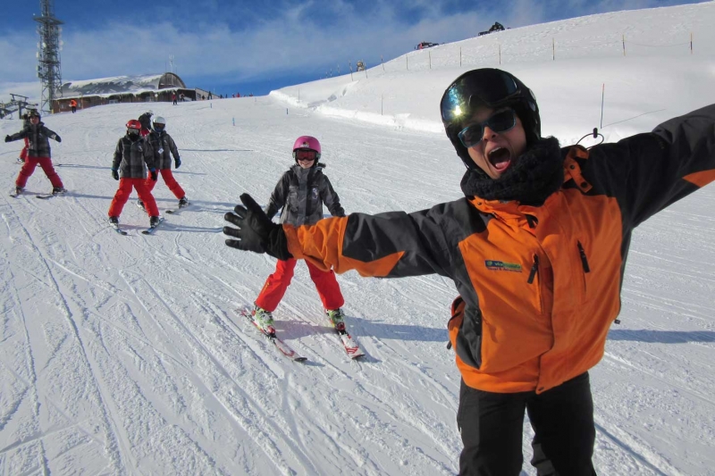 Viamonde: Recruiting ski and snowboard instructors, multi-activity instructors, registered nurses, chefs and hospitality staff